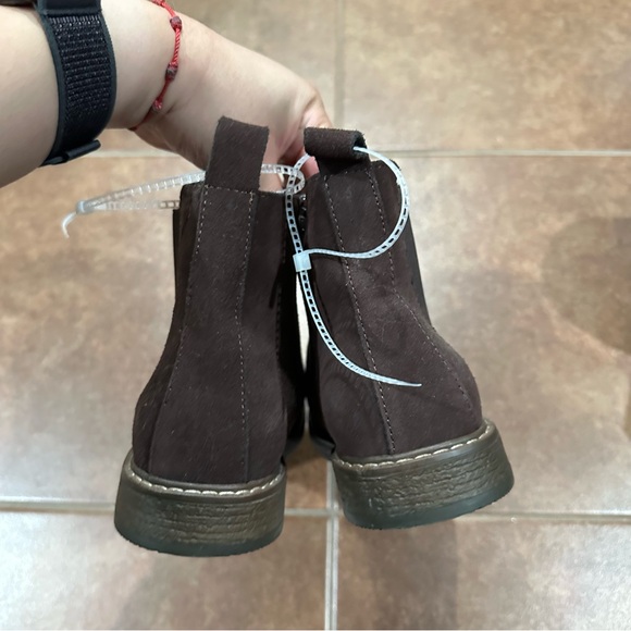 Steve Madden Ashher Oskar Brown Chelsea Boots - Picture 4 of 8
